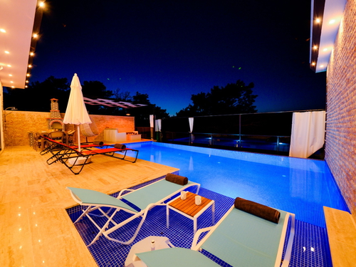  gece  -  Kasım
  | Kalkan Akbel Muhafazakar Villa (4 Kişilik, Doğa İçinde, Jakuzili, Isıtmalı Havuz Seçenekli)